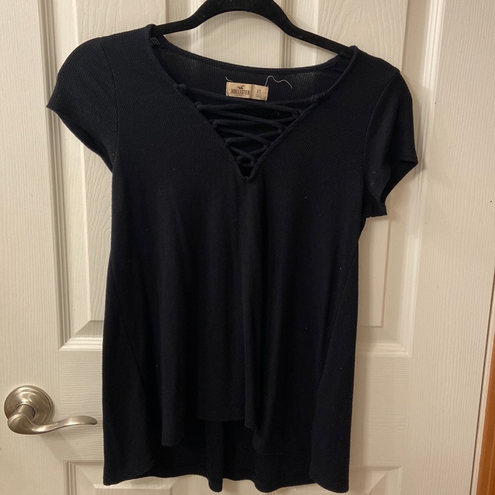 Hollister t shirt